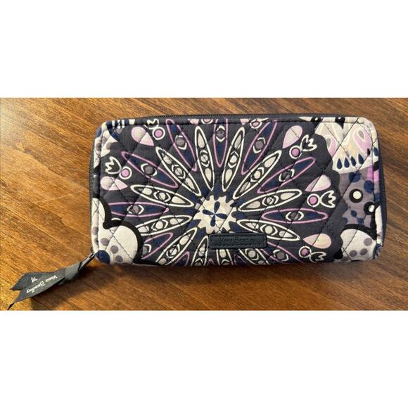 Vera Bradley Zip Around Mimosa Medallion Navy Purple Quilted - Picture 1 of 6